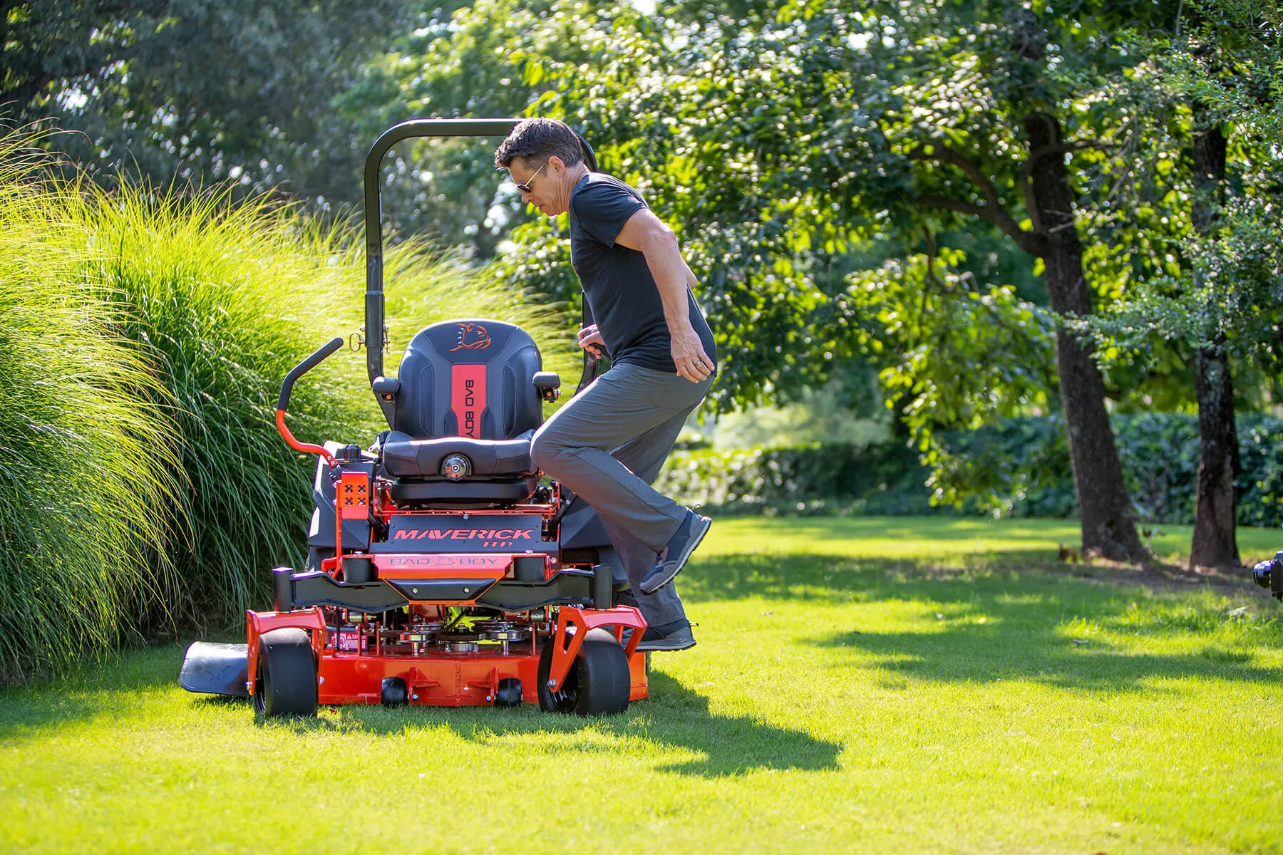 Bad Boy Maverick HD 48" Commercial Zero-Turn Mower w/ 24hp Honda GXV700 EFI